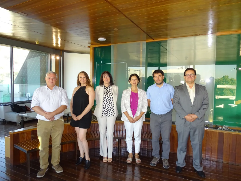 Seminario USEK aborda avances en sanidad apícola y nuevas tecnologías de diagnóstico