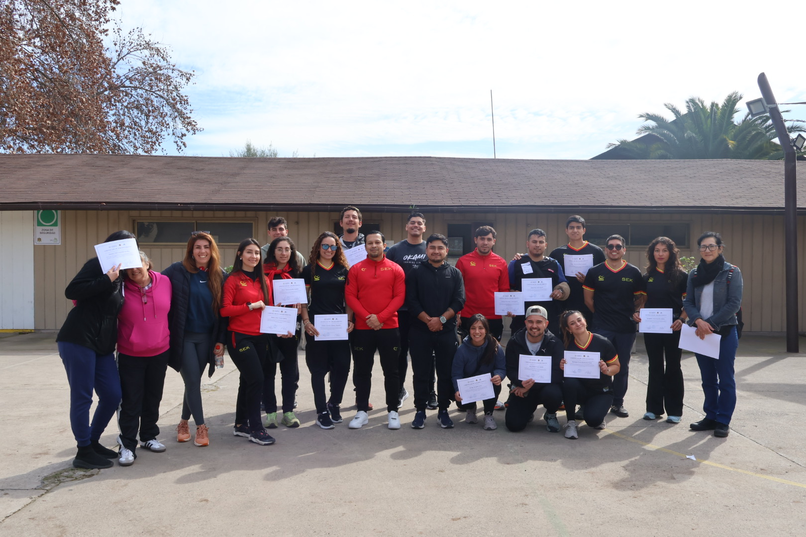 Estudiantes realizan evaluaciones de condición física durante jornada de INTEGRAUSEK