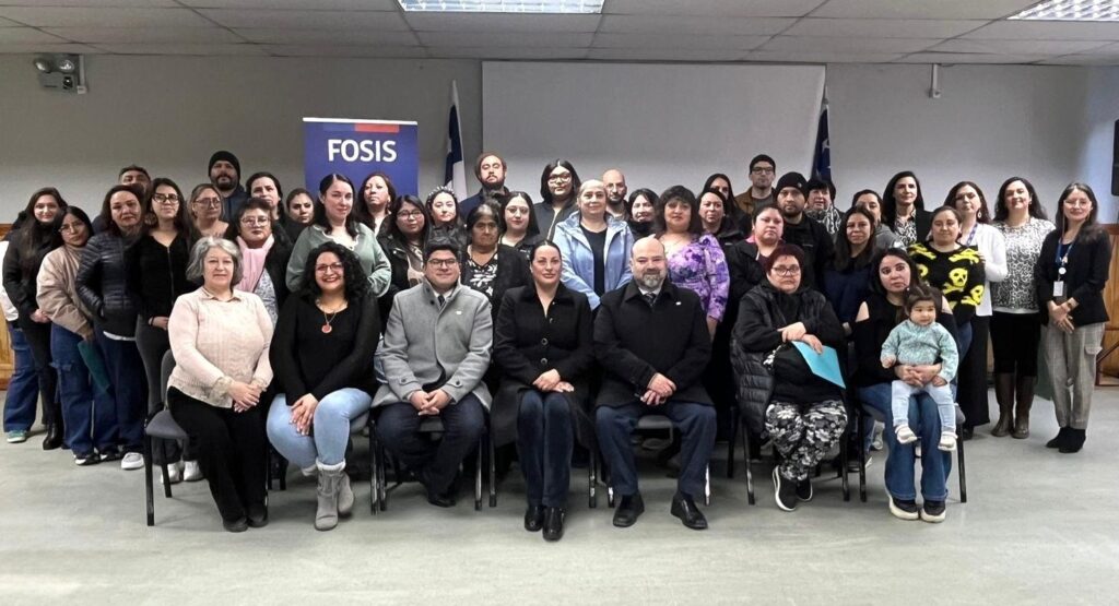Participantes del programa Emprendamos Avanzado durante el taller de inicio en Punta Arenas